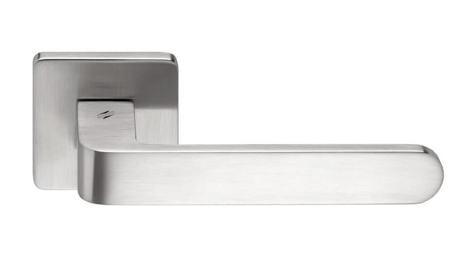 Ручка дверная на квадр. основании Colombo Fedra AC 11 CM матовый хром R ф/з