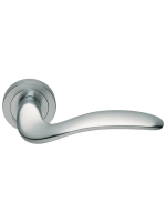 Ручка дверная Morelli Luxury COBRA R2 CSA раздельная на круглой розетке, цвет матовый хром