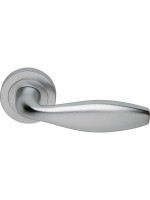 Ручка дверная Morelli Luxury SIENA R2 CSA раздельная на круглой розетке, цвет матовый хром, латунь