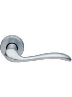 Ручка дверная Morelli Luxury TOSCANA R2 CSA раздельная на круглой розетке, цвет - матовый хром, латунь