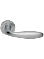 Ручка дверная Morelli Luxury AIR R2 CSA раздельная на круглой розетке, цвет матовый хром, латунь