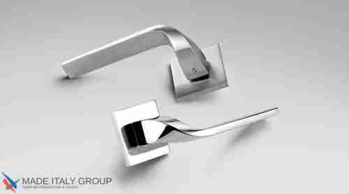 Дверная ручка на квадратном основании COLOMBO Isy BL11RSB-CR полированный хром