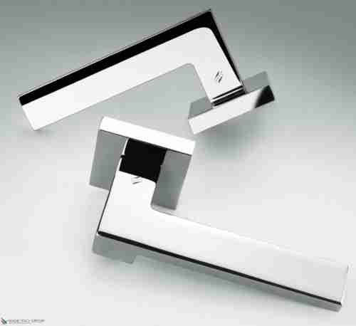 Дверная ручка на квадратном основании COLOMBO Zelda MM11RSB-CR полированный хром