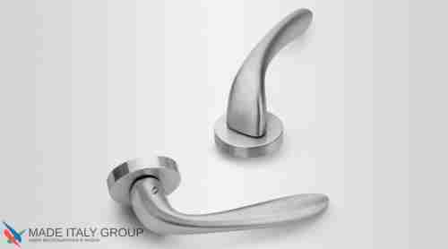 Дверная ручка на круглом основании COLOMBO Madi AM31RSB-CM матовый хром