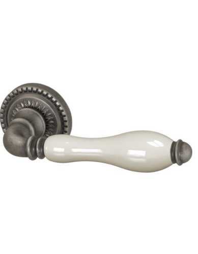 Комплект: Ручки Armadillo Silvia CL 1 AS/LWP-109+Завертка+Бесшумн замок Fuaro/ант серебро/беж Фарфор