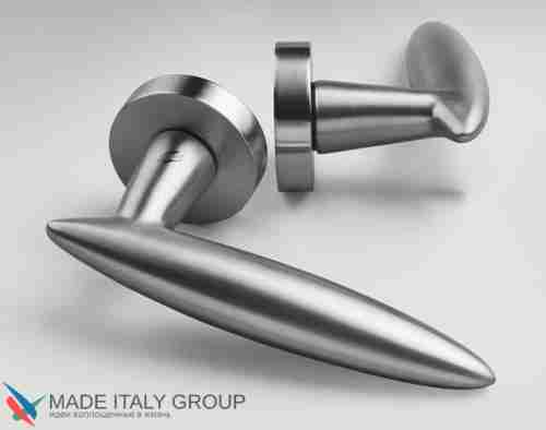 Дверная ручка на круглом основании COLOMBO Pegaso AM11RSB-CM матовый хром