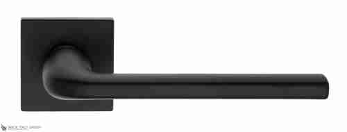 Дверная ручка на квадратном основании Fratelli Cattini "LINEA" 8.7-NM матовый черный
