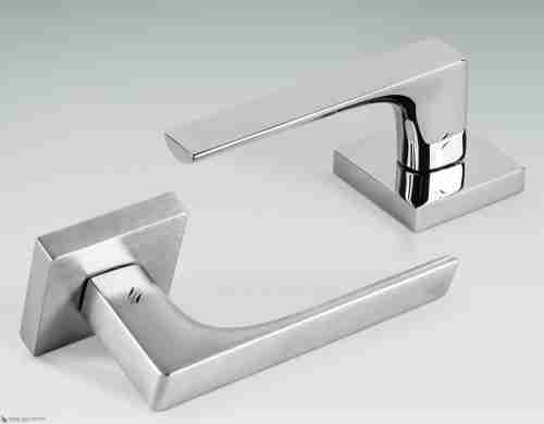 Дверная ручка на квадратном основании COLOMBO Robocinque S ID71RSB-CR полированный хром